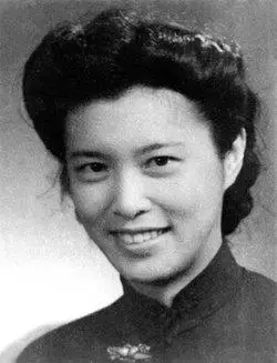 中华人民共和国外交部第一代女外交官龚澎