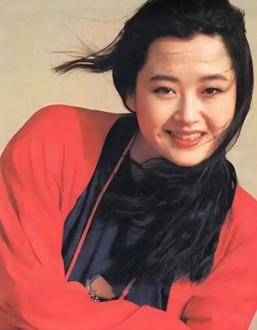 年过半百因一张动图被顶上热搜,53岁的许晴到底有多美!