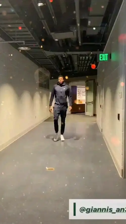 近距离看字母哥身材