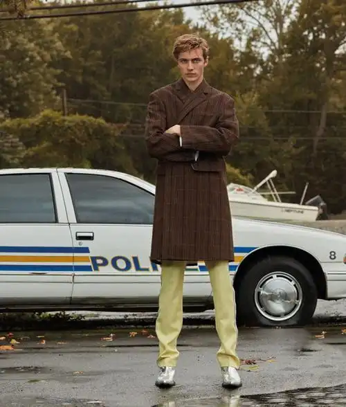 男模lucky blue爆红后登封,把五颜六色的格纹单品穿成教科书