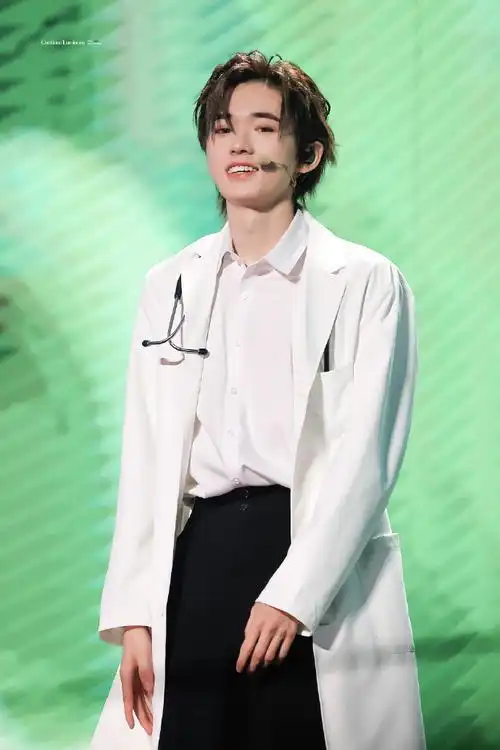 宋亚轩超话|#宋亚轩澳门演唱会#38363839.3737.