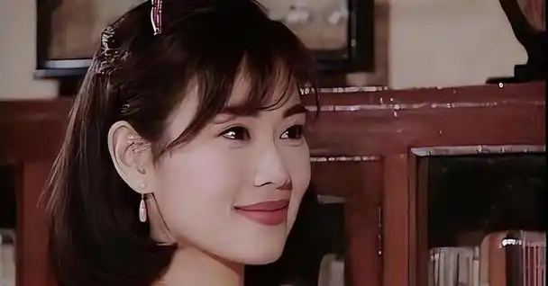 从被母亲当摇钱树到选择丁克陈松伶,一个在娱乐圈中年少成名的女演员