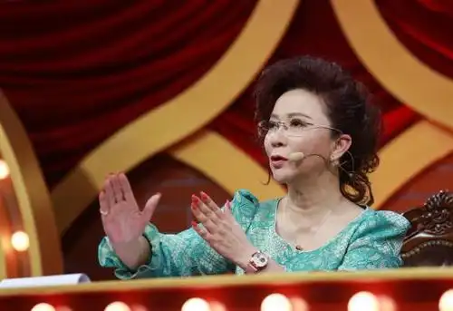 蔡明在《吐槽大会》上的表现,轻松镇压全场