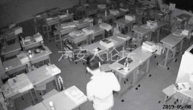 六安一中教室突发一幕,全被监控拍下!