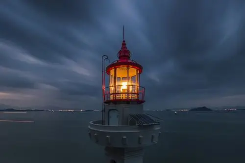 《灯塔之守望》 谢开凯 摄