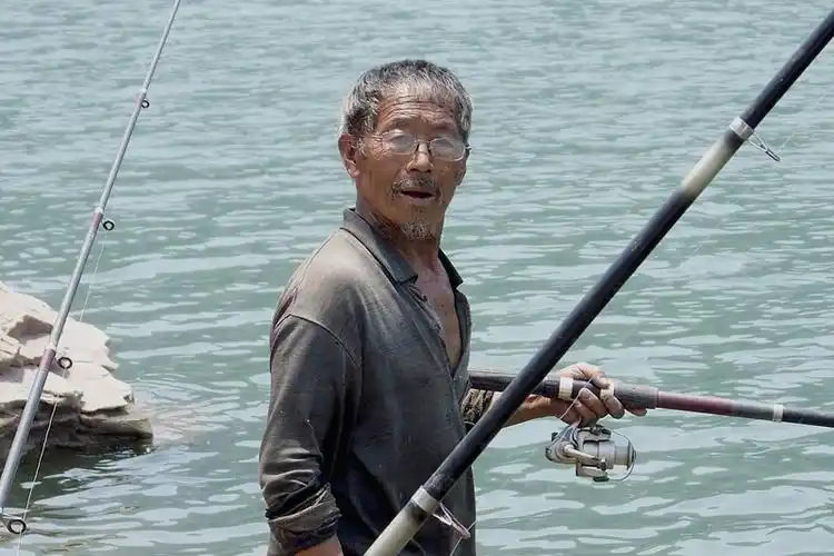 老钓翁