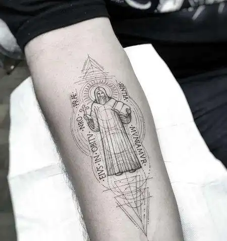 几何线条小臂耶稣纹身图案