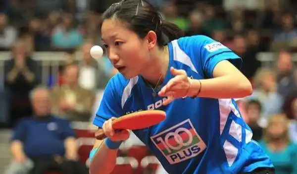 1981年出生于北京的李佳薇,在一个乒乓球世家长大,这样的环境造就了