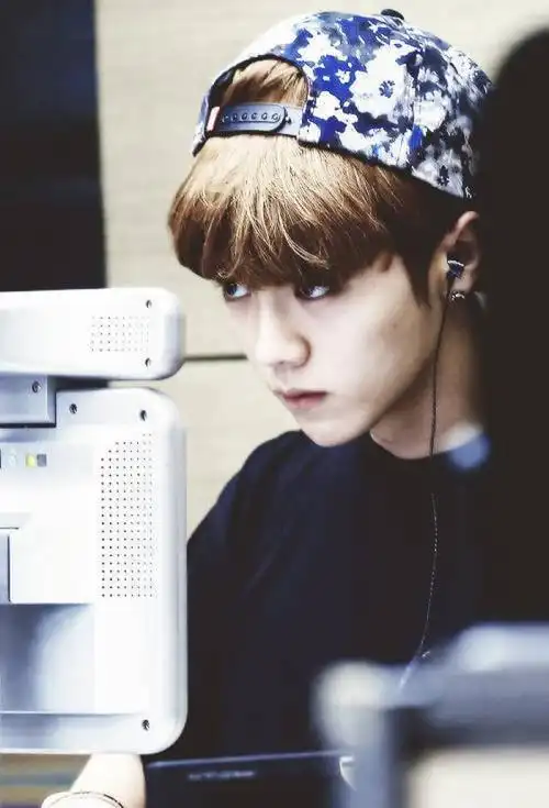 这可能是鹿晗最全的戴帽子的照片了