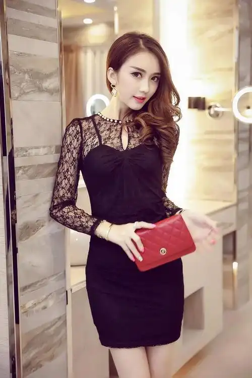 身材高挑的美女穿黑色蕾丝连衣裙,气质优雅翘美腿,女神专属