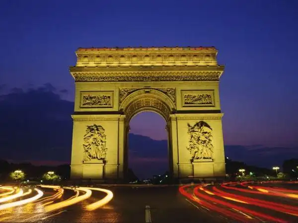 目前,一些框支剪力墙结构由于底部几层有较大的空