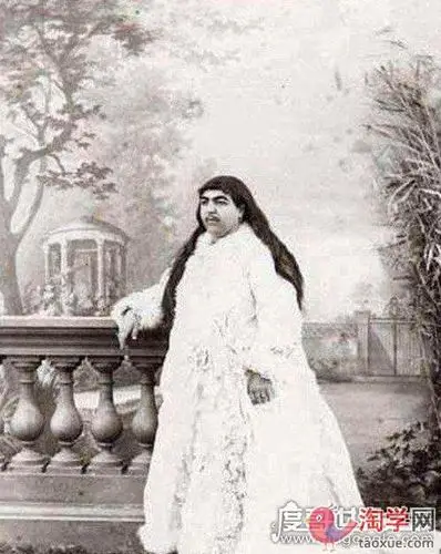 世界上最丑的公主,宛如一个臃肿的中年老妇男(眉毛胡须旺盛)