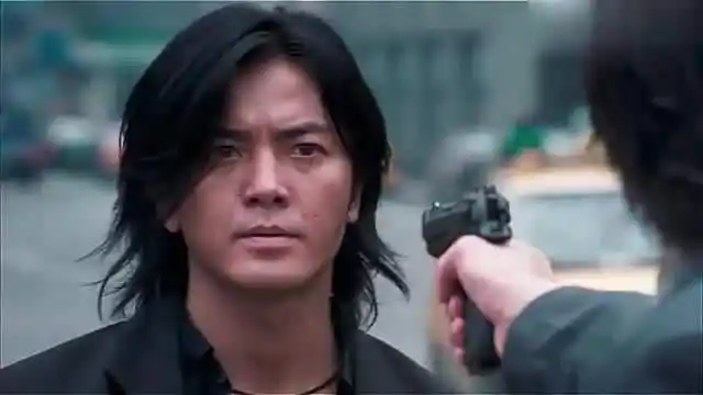 古惑仔陈浩南太仗义了为了帮山鸡报仇追了雷复轰一条街