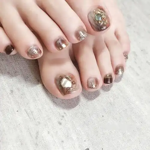 夏季显白脚趾美甲来一波让你的高贵气质翻倍