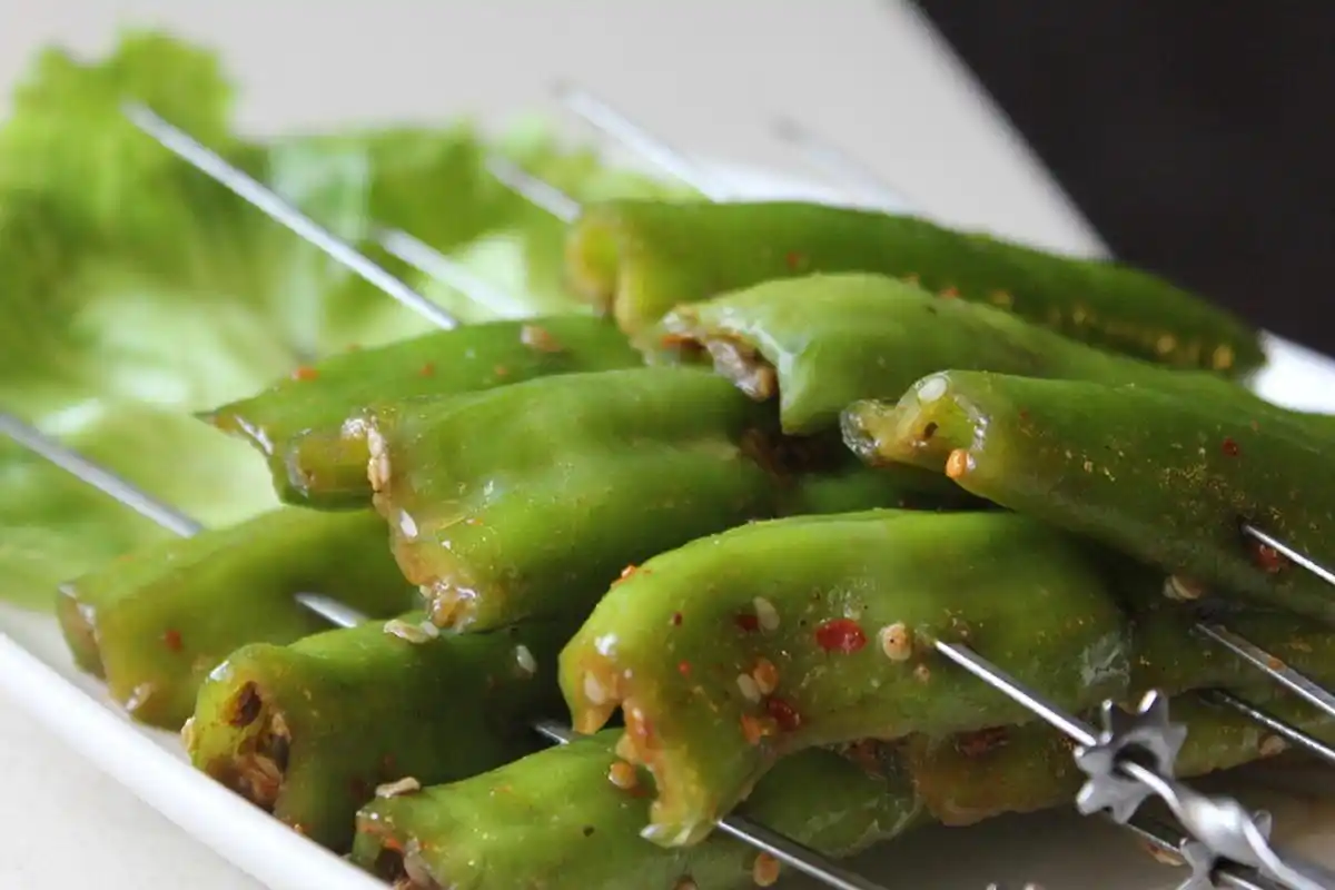 烤辣椒,色泽鲜艳,一口一个,让人停不下来.