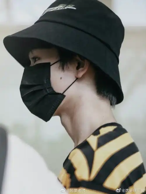 爱豆渔夫帽造型#来看看我们的宋亚轩@台风.