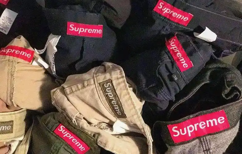 supreme死忠粉又有大福利大量90年代生产的珍贵单品现已上架