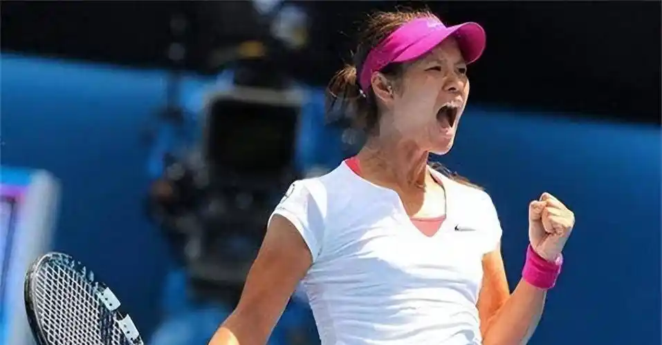他的坚定和耐心使李娜得以在职业网球中