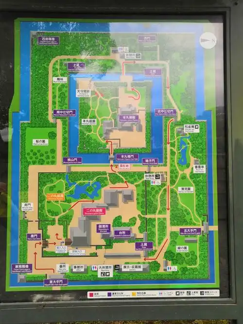 二条城示意图.里面不让拍照,也没什么特别,就是空房子,墙上有画.