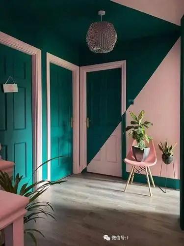 太有创意了彩色色块从墙面延伸到门上面了fashion趋势