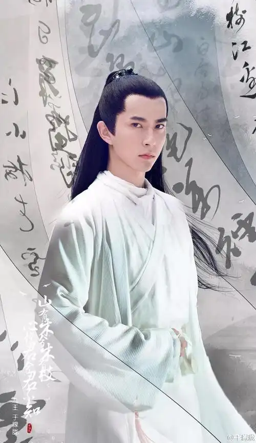 说到于朦胧,他也是盘点古装美男的时候必定会出现的一位,相比于"眉秀