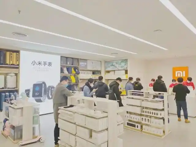 中国智能手机新战局:华为承压,ov谋变,小米再造