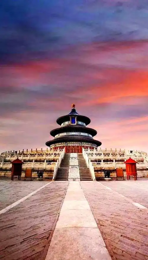 中国古建筑中的多样对称美及其文化内涵