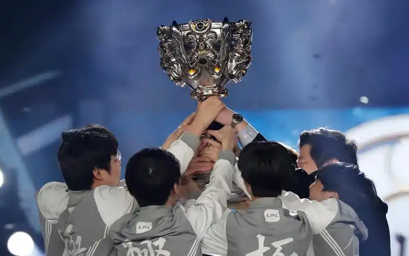 ig夺冠为中国电竞正名 但离传统体育还差得远