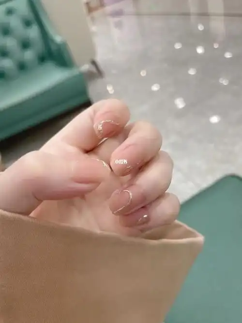 适合上班族的短款夏季美甲分享