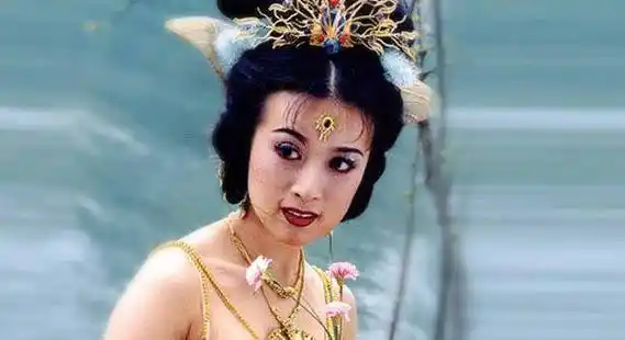 孔雀是什么背景?和大鹏一起共事,如来把舅舅都收了,为何不动她