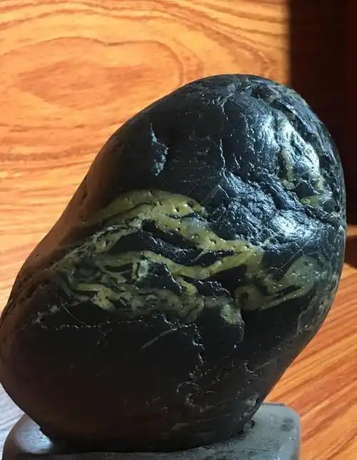 长江石是产于长江干流的奇石总称,也是中国观赏奇石的重要组成部分