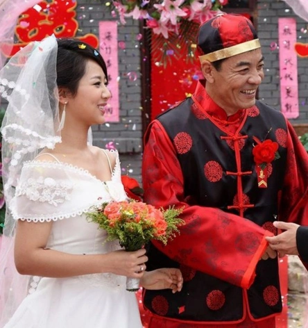 图老爸回家杨紫与张一山结婚剧照曝光昔日荧幕姐弟演情侣