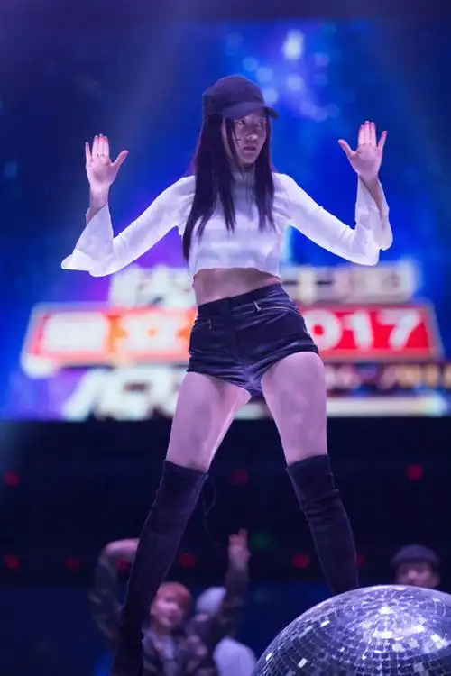 张天爱舞台生图 热裤肉丝大长靴,太棒了!