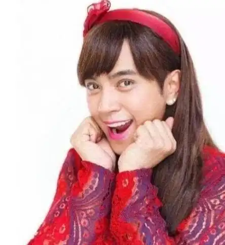 公认最美女装大佬,鹿晗上榜,蔡徐坤只排第二,看到第一后:服气