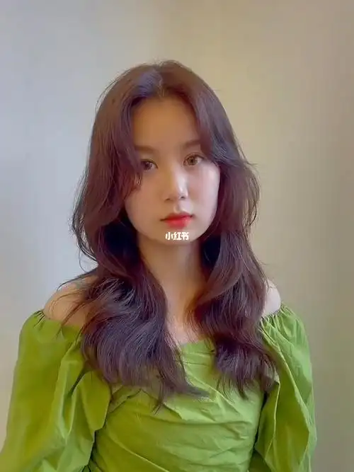 圆脸大脸女生适合的烫发