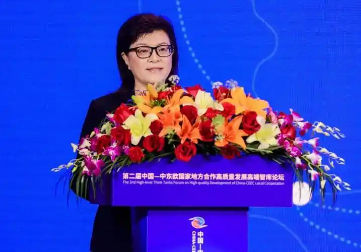 新中国成立以来外交战线上的3位女副部长和6位女新闻发言人