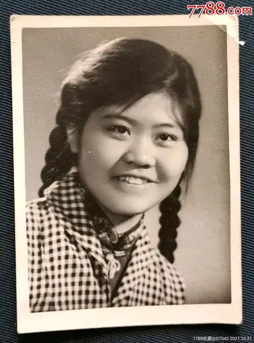 六十年代老照片美女半身照