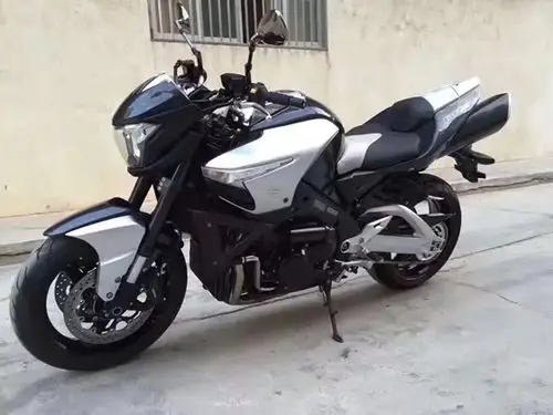 两台重机 铃木大金刚bk1300