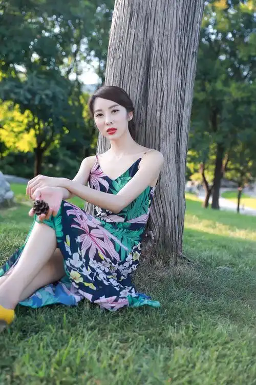 童苡萱早春大片 面若桃花清新浪漫