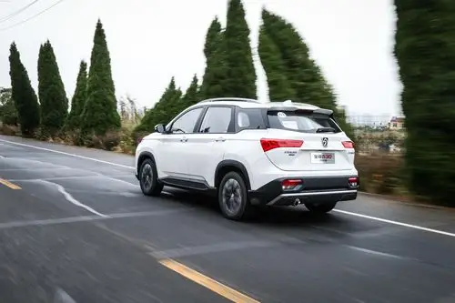 6座全球化国产suv 试驾2020款宝骏530