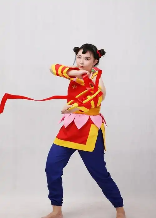 美女cos小哪吒,是不是有点可爱?