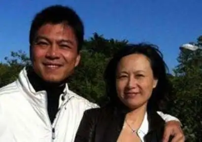 她曾是多变"婆婆",因嫁乒乓王子为爱息影,现今仍气质优雅