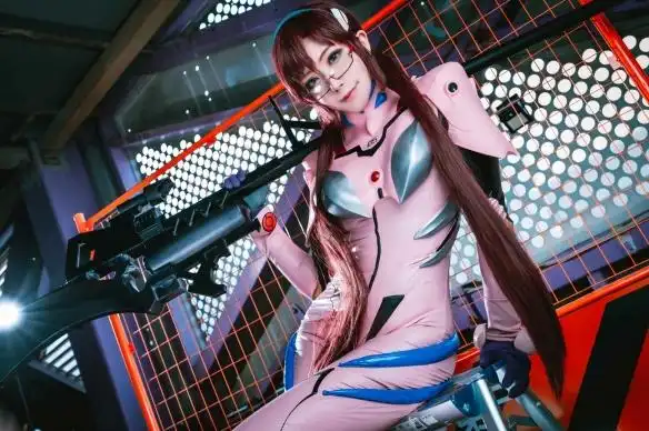樱花妹cos《eva》真希波:萌妹眼睛娘可爱又性感!