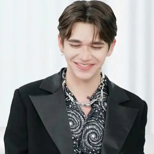 庆怜每一场直播妆造都好好看吖,0000帅我一脸