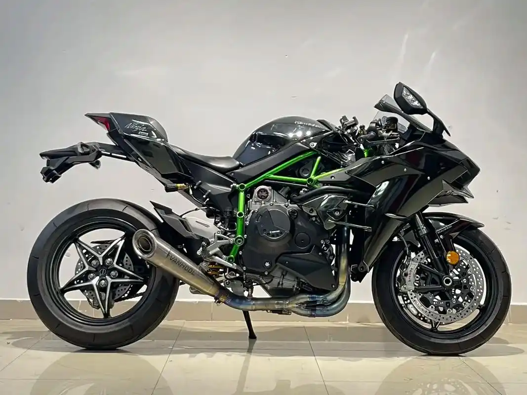 24年川崎h2喜欢的来.车型:川崎h2 上牌时间:2024年 - 抖音