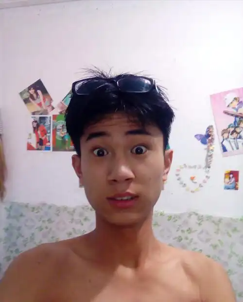 戴眼镜的男生适合什么发型方脸