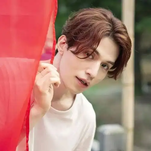 微信头像李栋旭