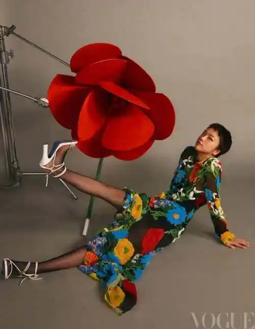 汤唯的丑短发先别急着骂