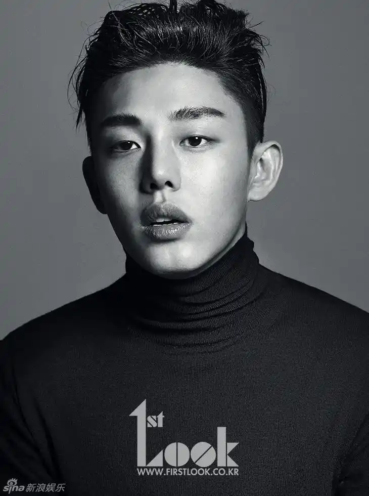 高清组图:刘亚仁黑白写真 吐烟圈化身叛逆少年_高清图集_新浪网