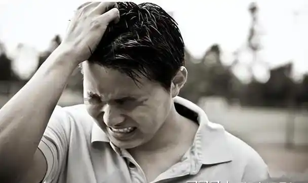 回顾辽宁大三男生被6人霸凌下跪苦求无果挥刀捅死2名霸凌者